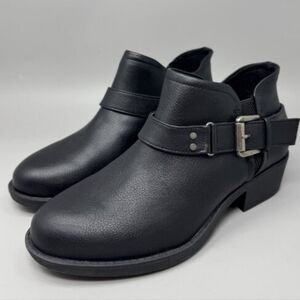 💥Sale💥Torrid Black Ankle Buckle Strap Heeled Booties